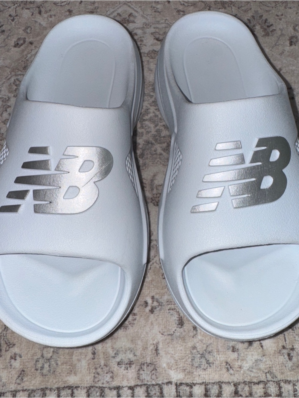 New Balance Fuel Cell Slide Womens 6.5 White Salt Recovery Slip On Sandals